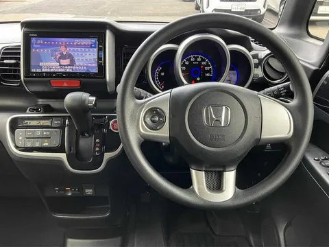 Honda N-BOX Custom