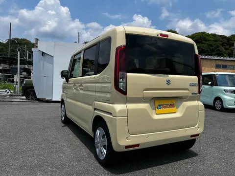 Suzuki Spacia
