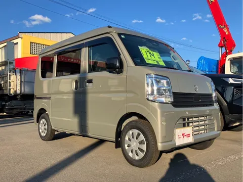 Nissan Clipper Van