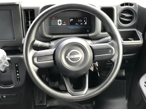 Nissan Clipper Van