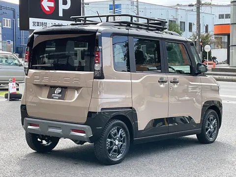 Mitsubishi Delica Mini