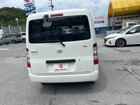 Toyota TownAce Van