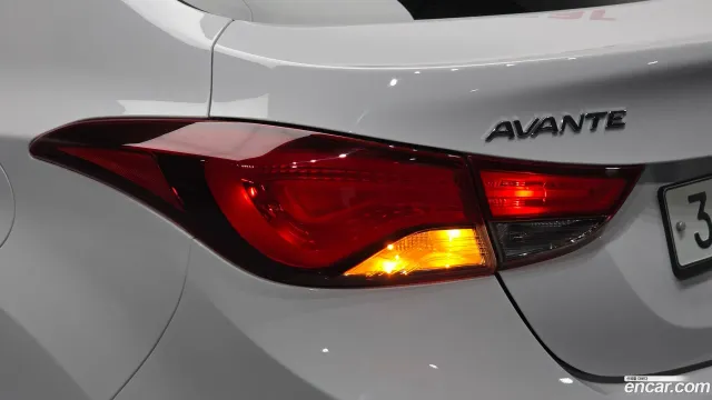 Hyundai Elantra (Avante)