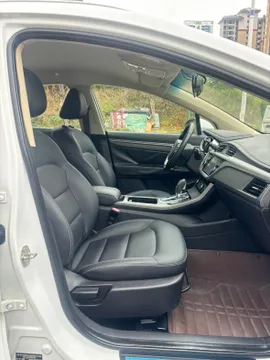Geely Emgrand GS