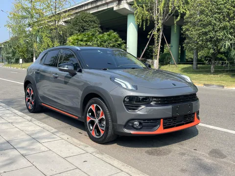 Lynk & Co Lynk & Co 02