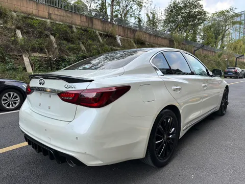 Infiniti Q50L