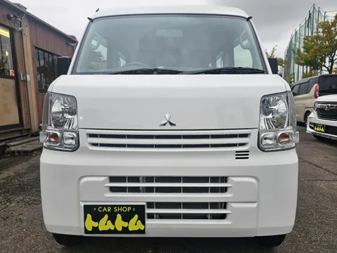Mitsubishi Minicab Van
