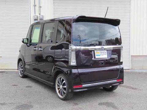 Honda N-BOX Custom