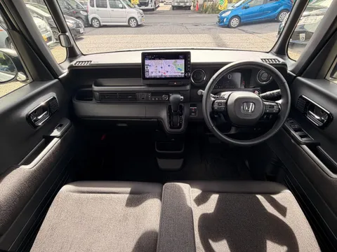 Honda N-BOX Custom