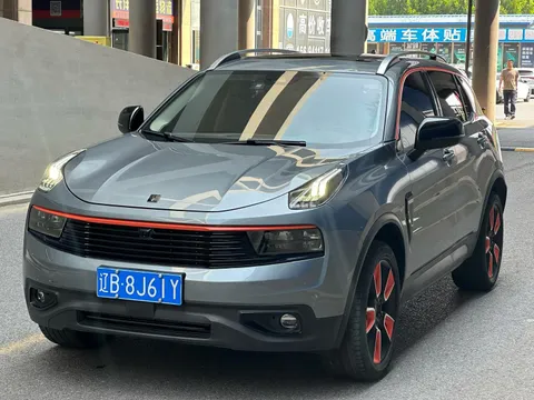 Lynk & Co 01