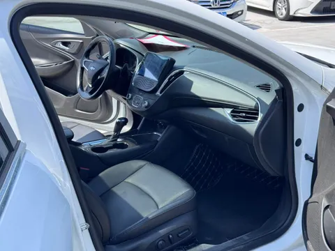 Chevrolet Malibu XL
