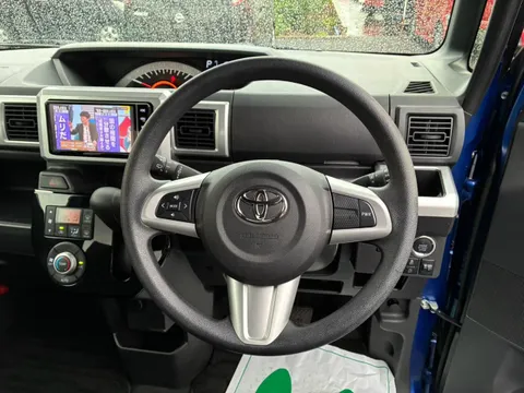 Toyota Pixis Mega