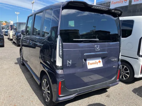 Honda N-BOX Custom