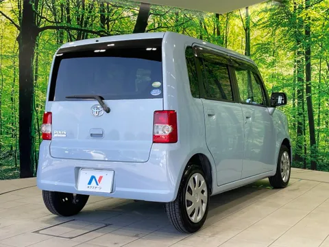 Toyota Pixis Space
