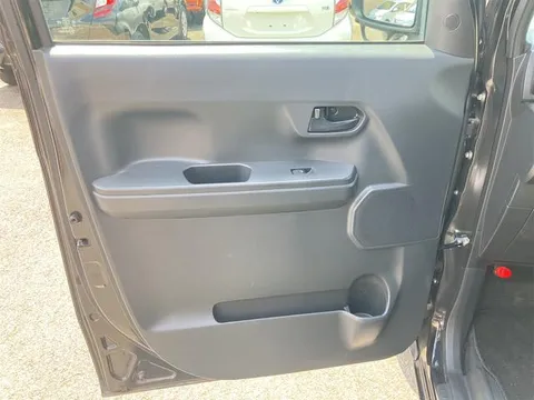 Toyota Pixis Mega