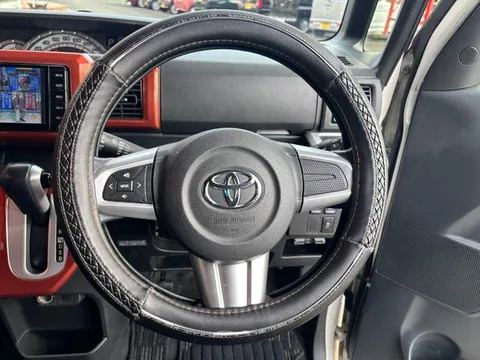 Toyota Pixis Mega