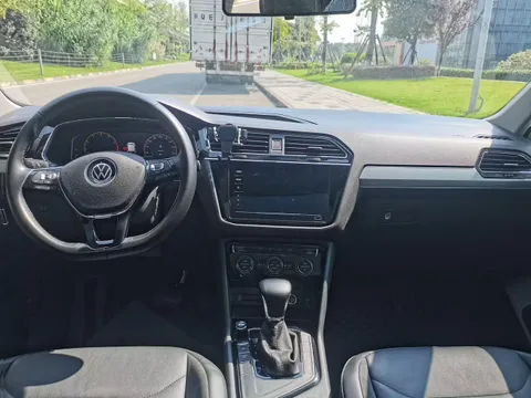 Volkswagen Tiguan L