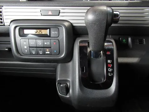 Honda N-VAN Plus Style