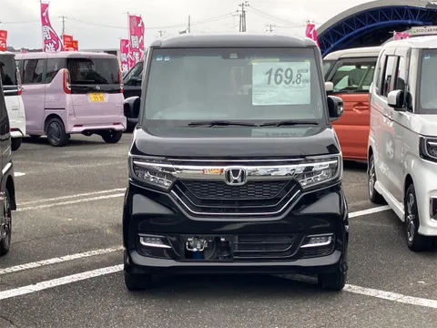 Honda N-BOX Custom