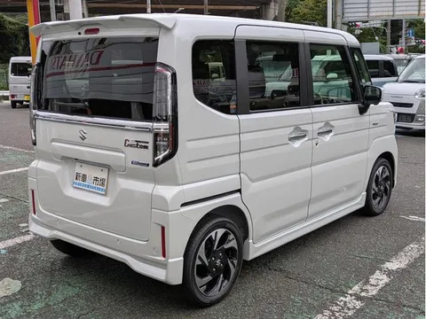 Suzuki Spacia Custom