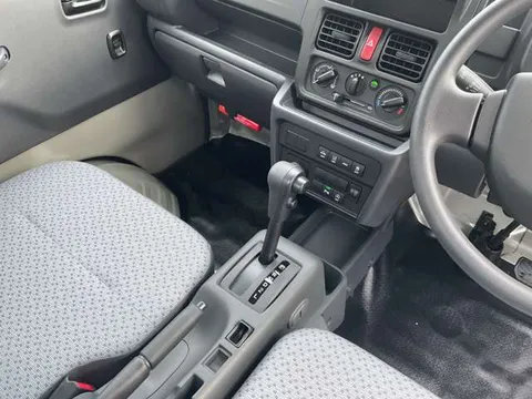 Nissan Clipper Truck