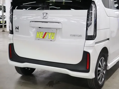 Honda N-BOX Custom