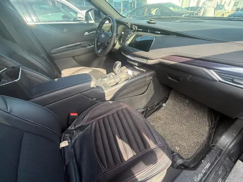 Cadillac XT4