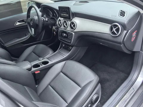 Mercedes-Benz Mercedes-Benz GLA