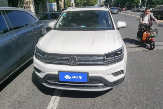 Volkswagen Tharu