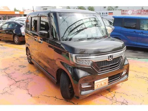 Honda N-BOX Custom