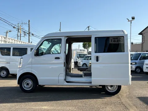 Mitsubishi Minicab Van