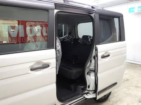 Suzuki Spacia Gear