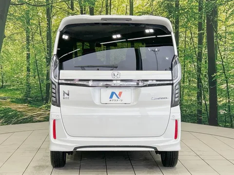 Honda N-BOX Custom