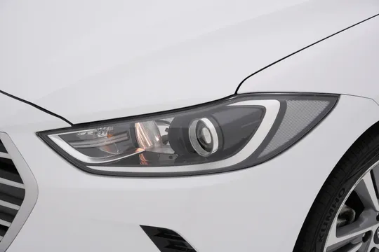 Hyundai Elantra (Avante)