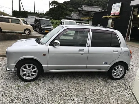 Daihatsu Mira Gino