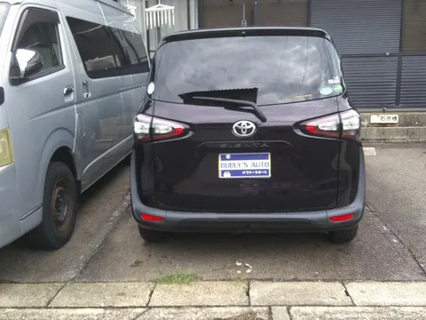 Toyota Sienta