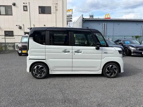 Suzuki Spacia Custom