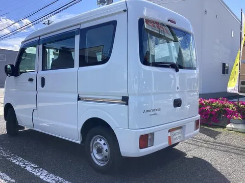 Mitsubishi Minicab Van