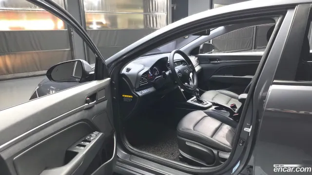 Hyundai Elantra (Avante)