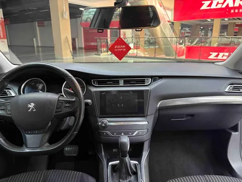 Peugeot 408