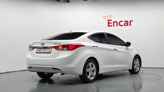 Hyundai Elantra (Avante)