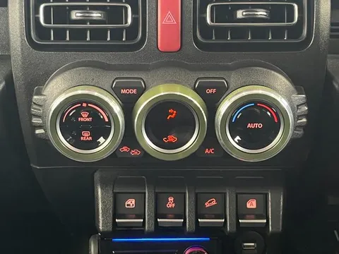 Suzuki Jimny Sierra