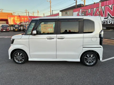 Honda N-BOX Custom