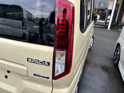 Suzuki Spacia