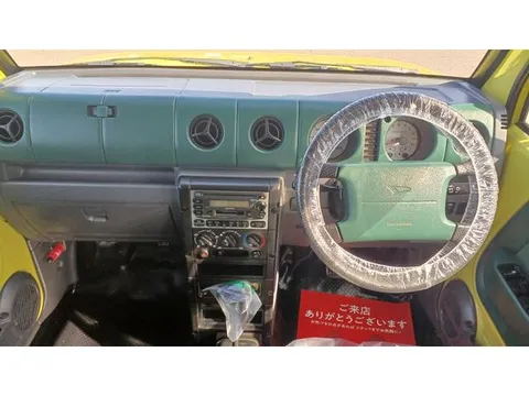 Daihatsu Naked