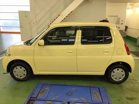 Daihatsu Esse