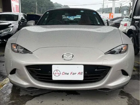 Mazda MX-5 (Roadster)