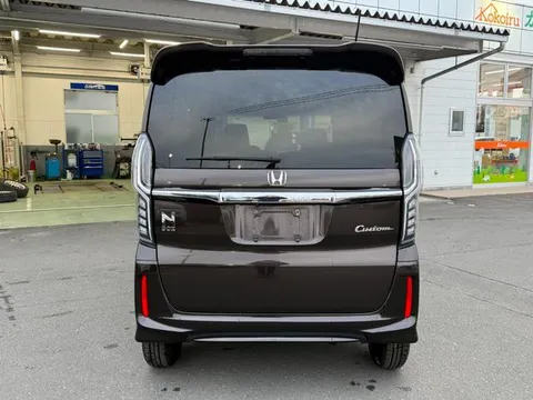 Honda N-BOX Custom
