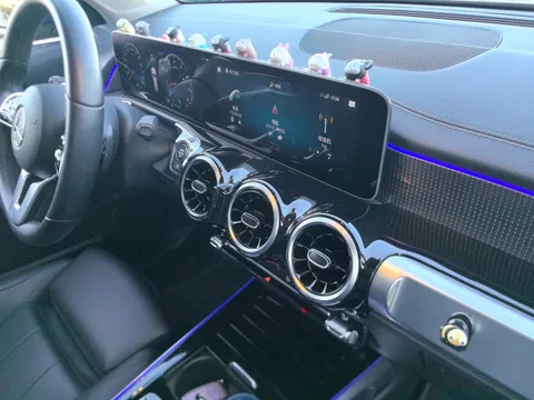 Mercedes-Benz Mercedes-Benz GLB