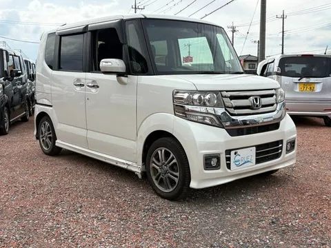 Honda N-BOX Custom